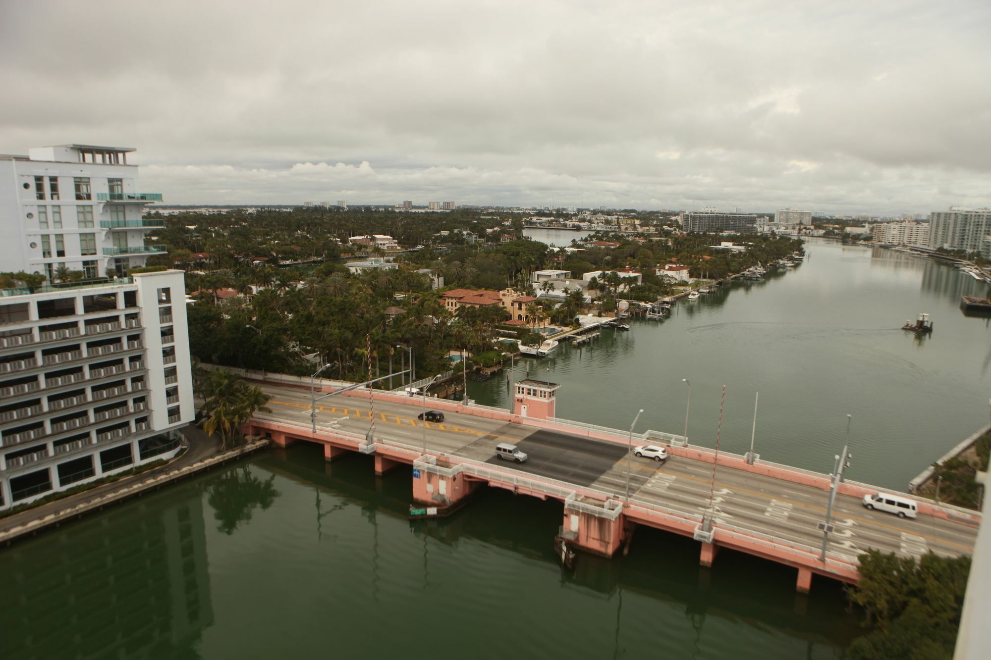 The Casablanca On The Ocean West Tower Hotel - Miami Beach — Photos 2